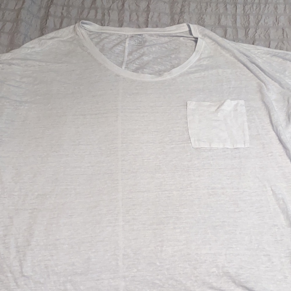 White old navy shirt